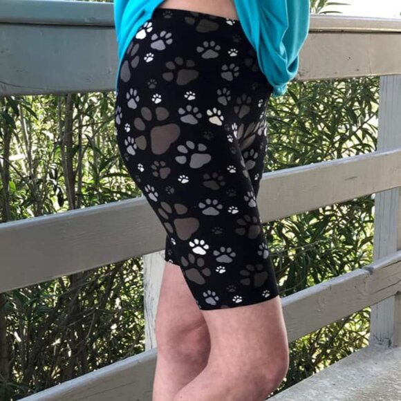 Bermuda Soft Leggings Shorts - Paw Prints - Picture 1 of 2